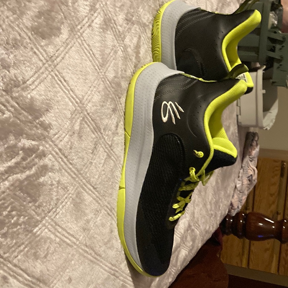 Under Armor Hi-Visibility Yellow Size:12 Hi-Top